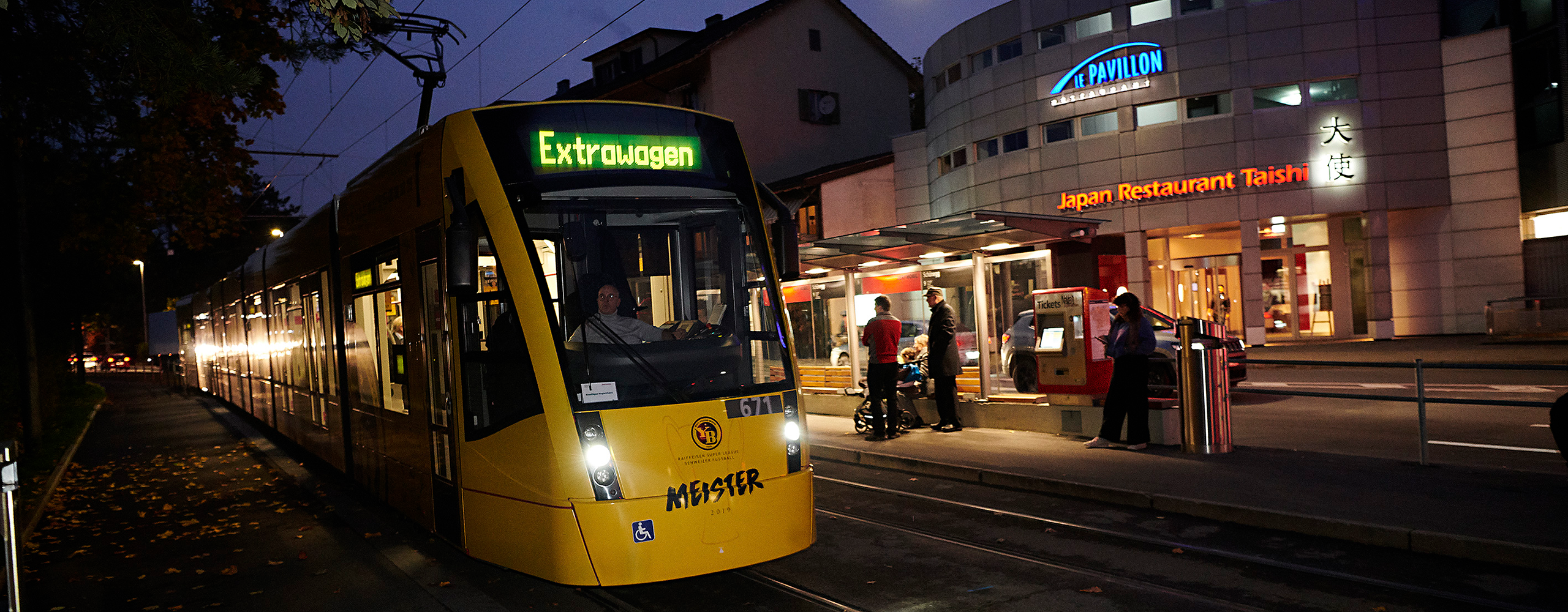 Event Yellow Top YB Tram